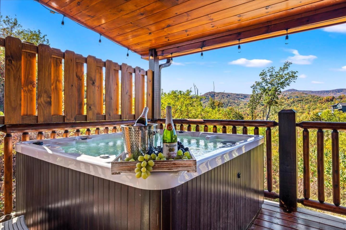 Indoor Pool, Volleyball Beach, Mountain View, Luxury Gatlinburg Exterior photo