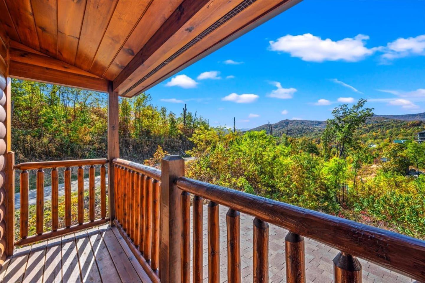 Indoor Pool, Volleyball Beach, Mountain View, Luxury Gatlinburg Exterior photo