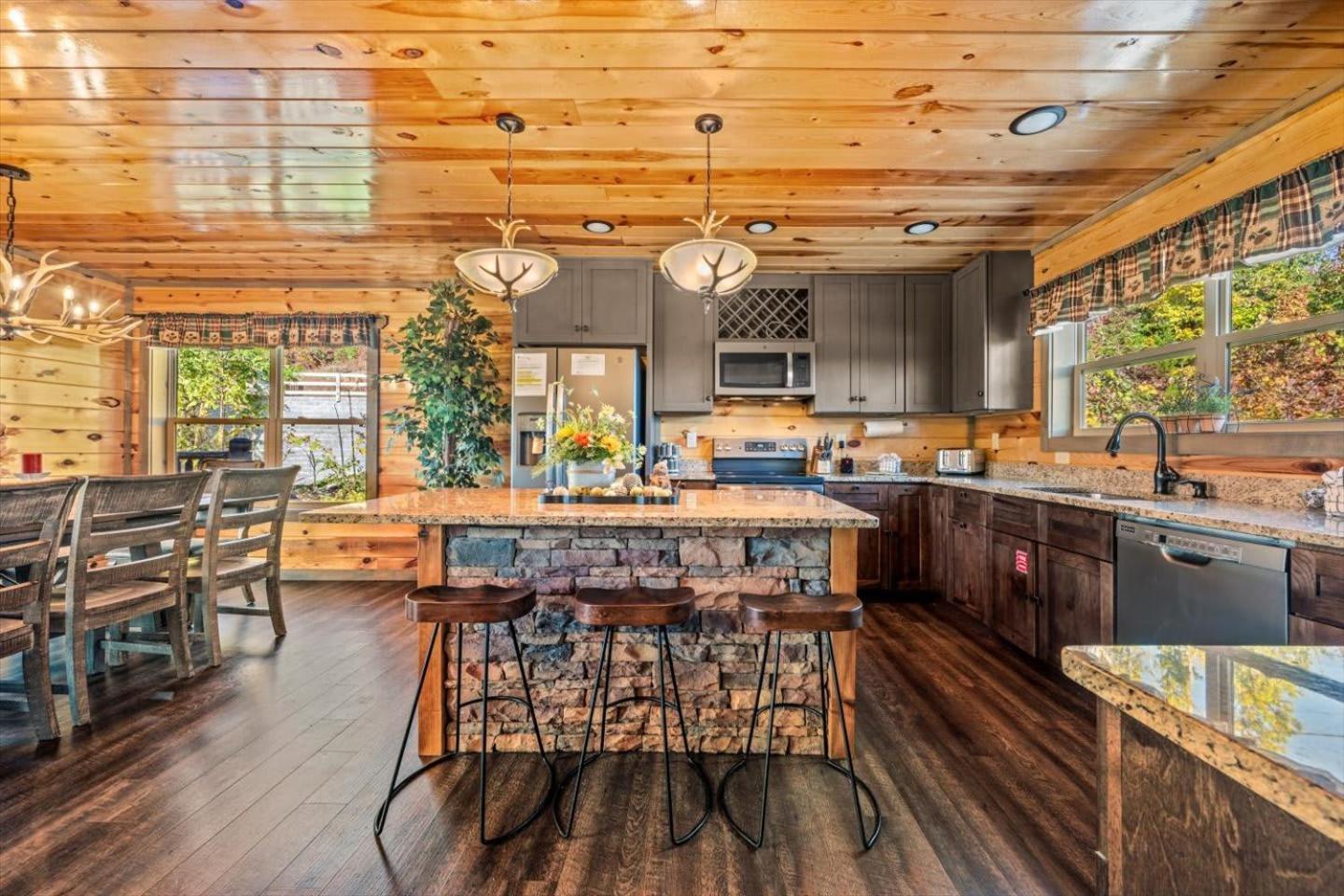 Indoor Pool, Volleyball Beach, Mountain View, Luxury Gatlinburg Exterior photo
