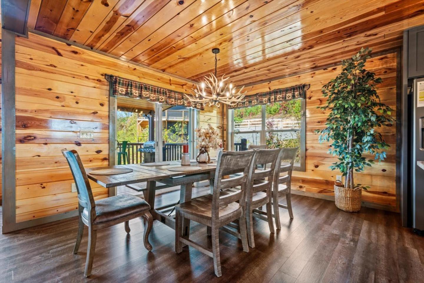 Indoor Pool, Volleyball Beach, Mountain View, Luxury Gatlinburg Exterior photo