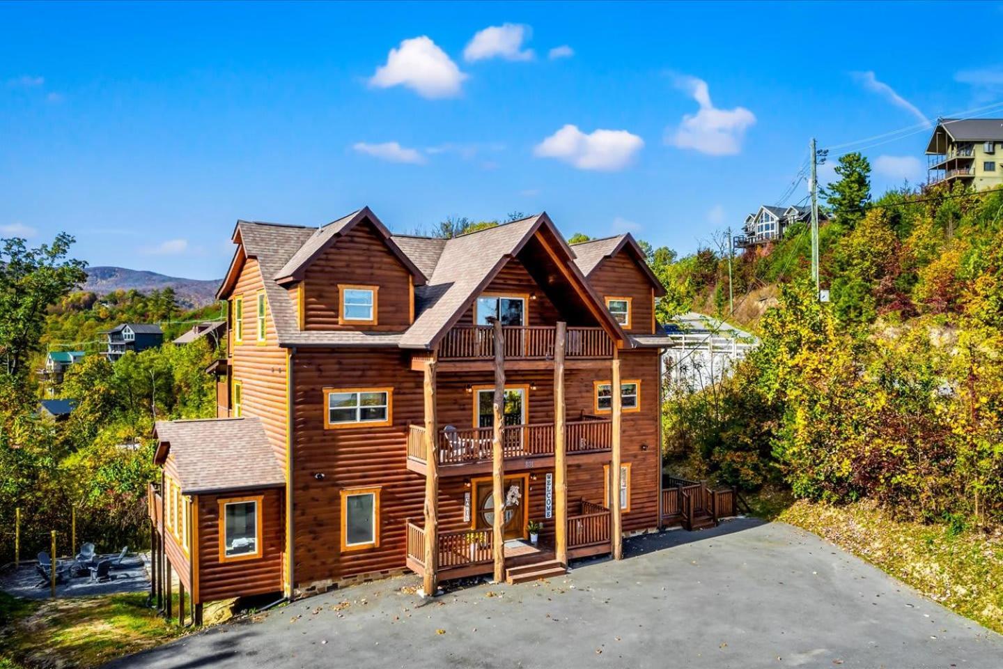 Indoor Pool, Volleyball Beach, Mountain View, Luxury Gatlinburg Exterior photo