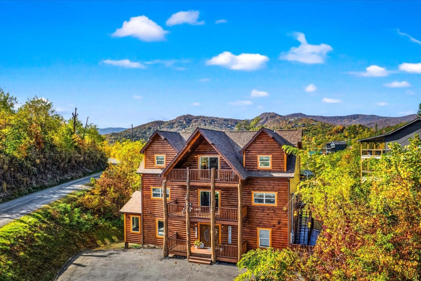 Indoor Pool, Volleyball Beach, Mountain View, Luxury Gatlinburg Exterior photo
