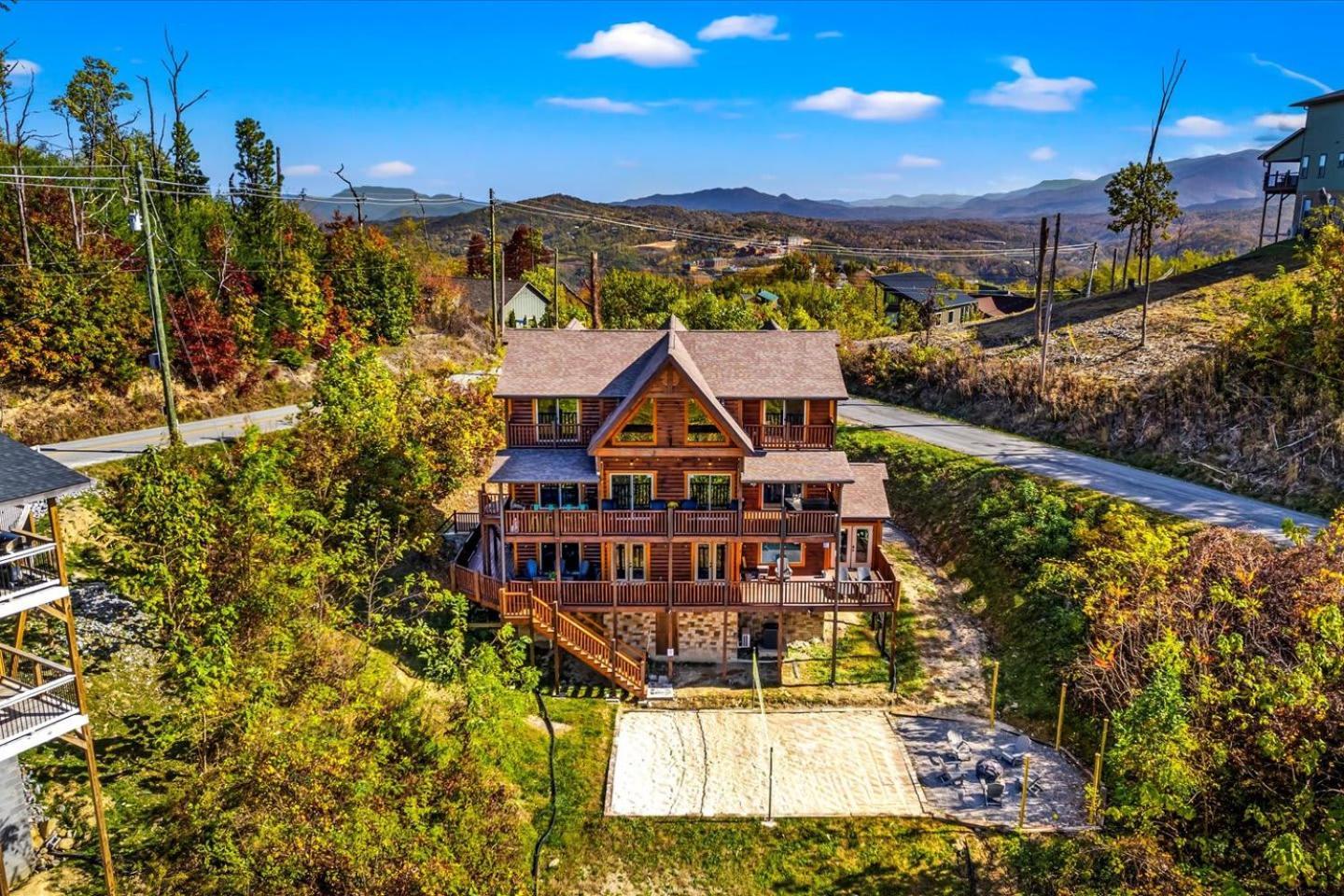 Indoor Pool, Volleyball Beach, Mountain View, Luxury Gatlinburg Exterior photo