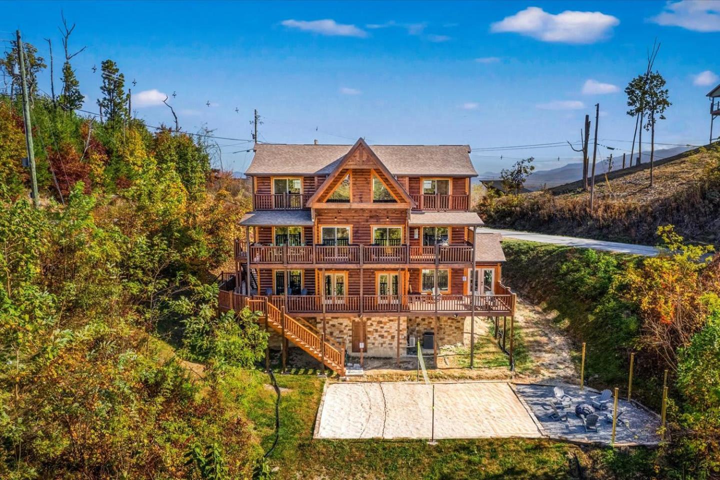 Indoor Pool, Volleyball Beach, Mountain View, Luxury Gatlinburg Exterior photo